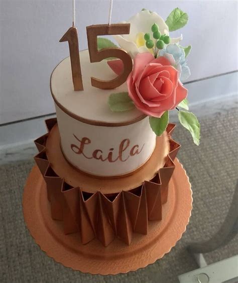 Bolo de 15 anos: 105 ideias e tutoriais que são um sonho .